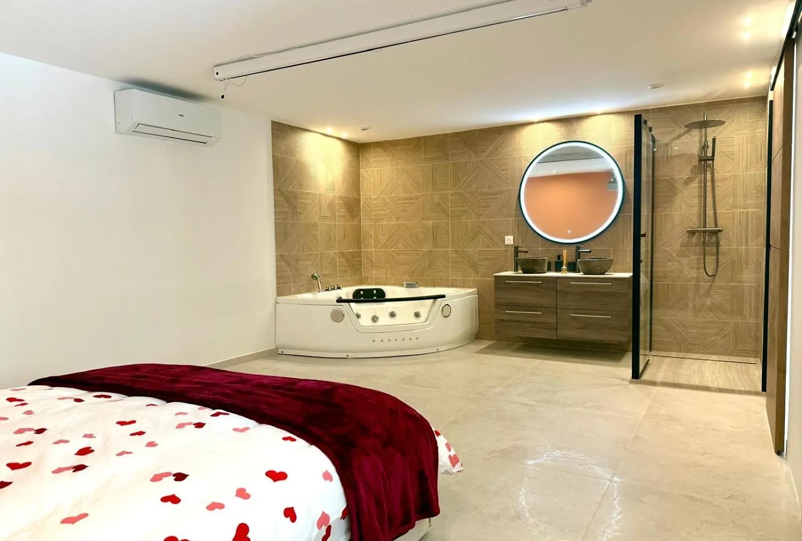 Appartment Jaccuzi In Cannes Apartment