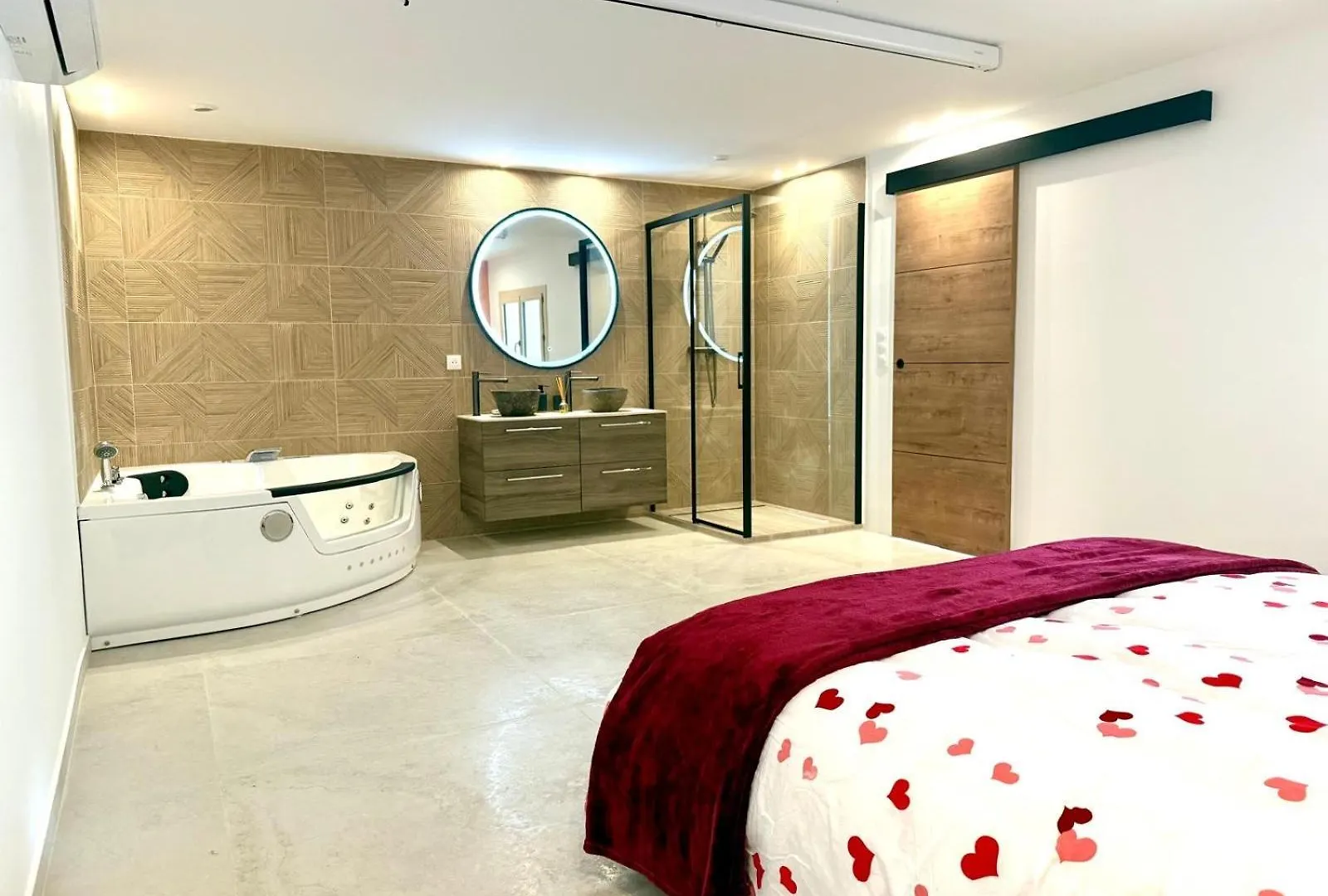 Appartment Jaccuzi In Cannes